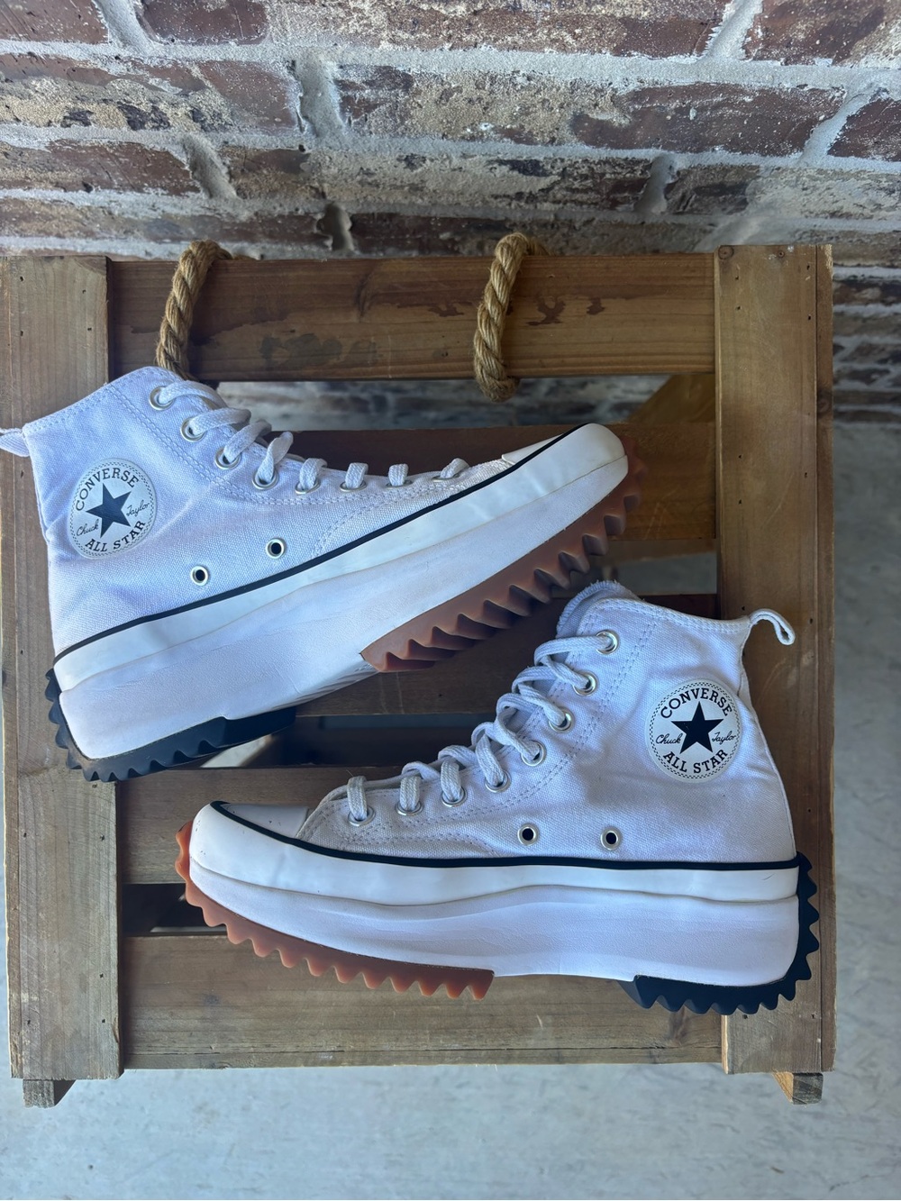Converse Run Star Hike Platform High Top Sneakers Women’s 8.5
